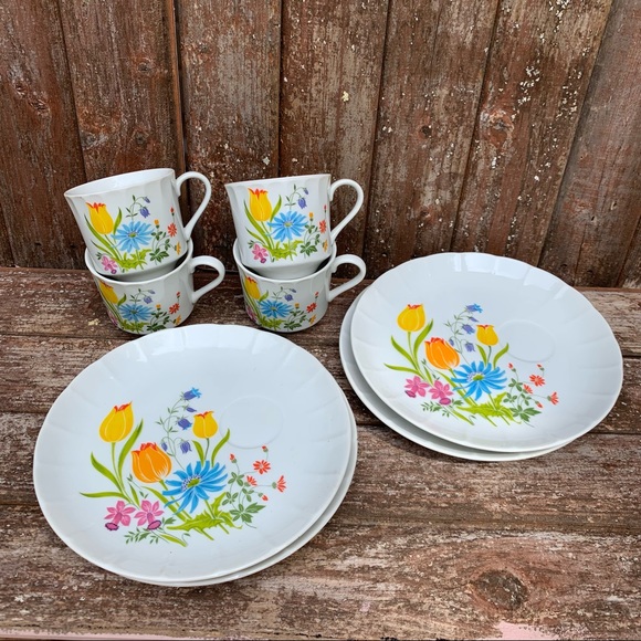 Vintage Hearthside Tea Cup and snack dish sets 4